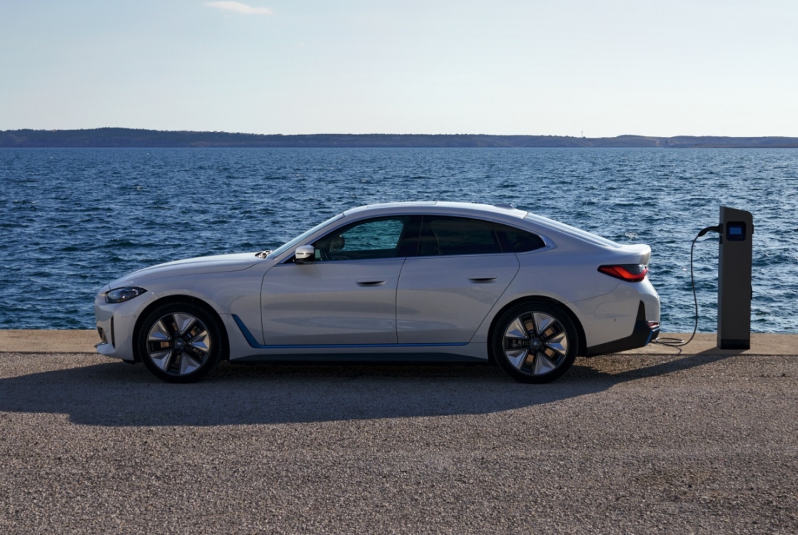 BMWi4eDrive40-1